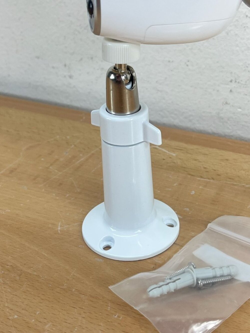 NETGEAR ARLO VMC3030 Indoor/Outdoor Security Camera & 2 Mounts - Picture 6 of 8